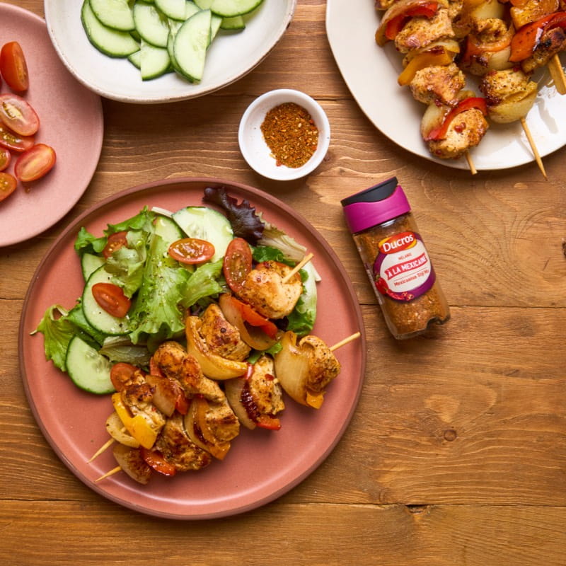 Brochettes_de_poulet_grille_a_la_mexicaine_ambiance_sponso_800