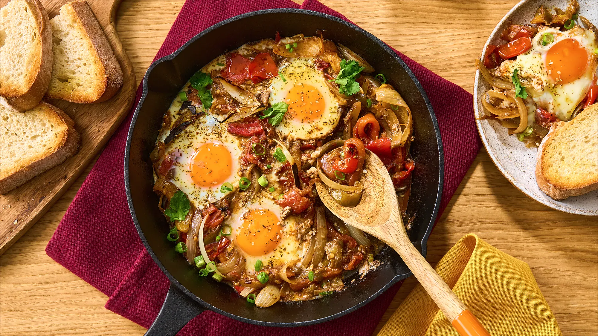 Tchoutchouka_in_pan_2000x1125