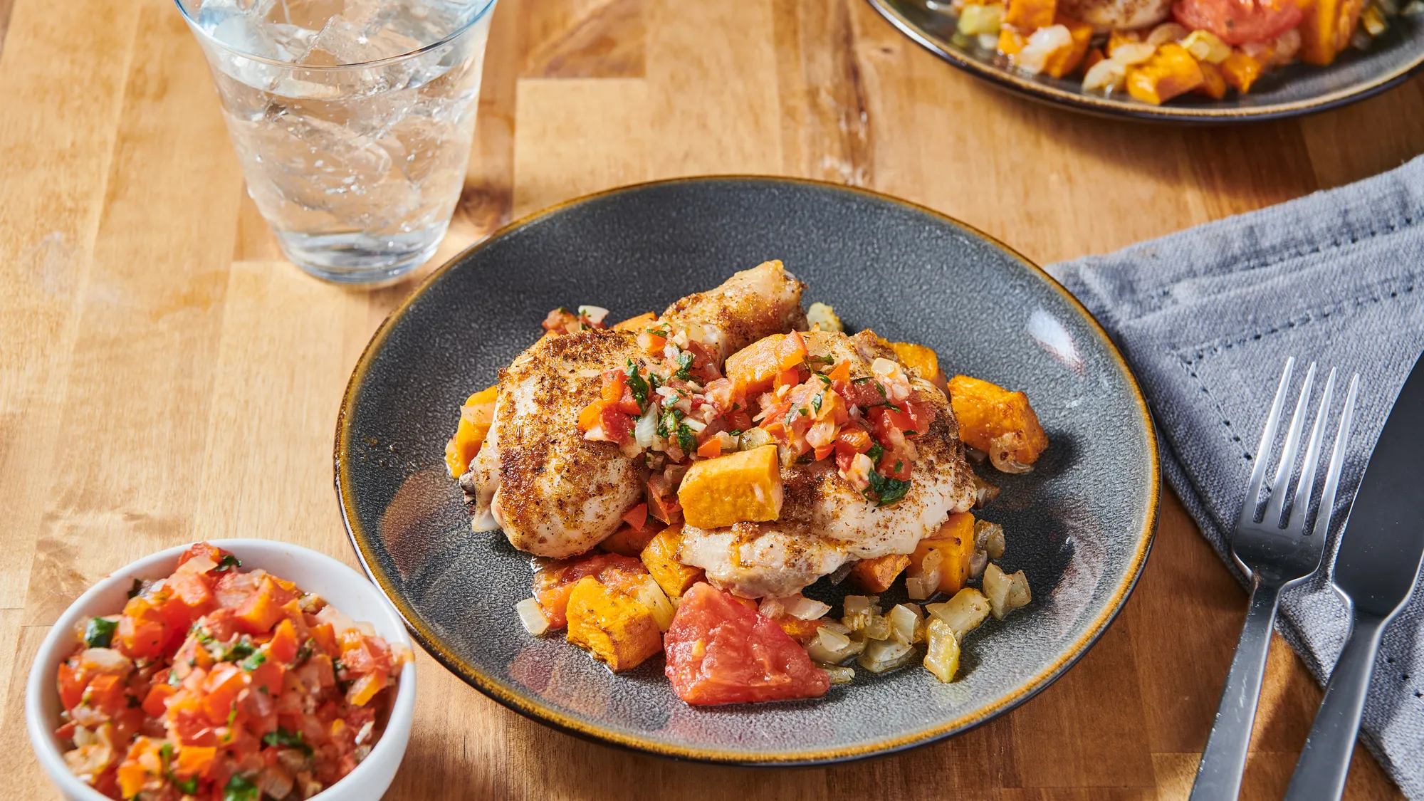 Pollo asado al comino con sofrito de gremolata