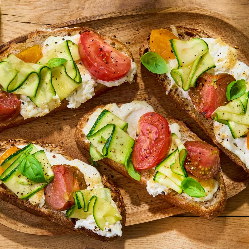 burrata_toasts_truffle_garlic_horizontal_original_800x800
