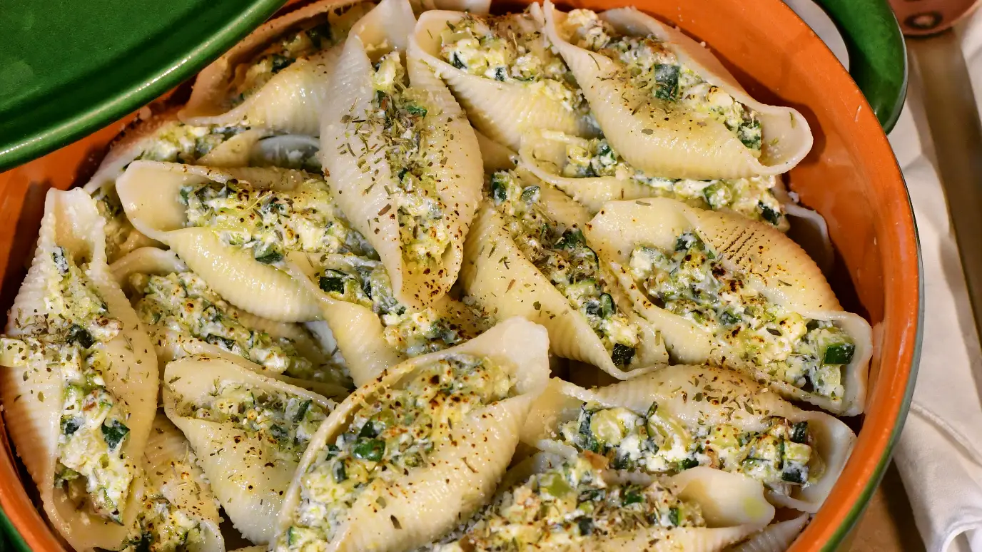 Conghiglioni farcis, ricotta, herbes de Provence et courgettes