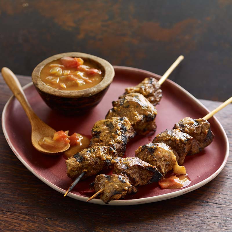 tanzanian_bbq_skewers_with_tomato_onion_sauce
