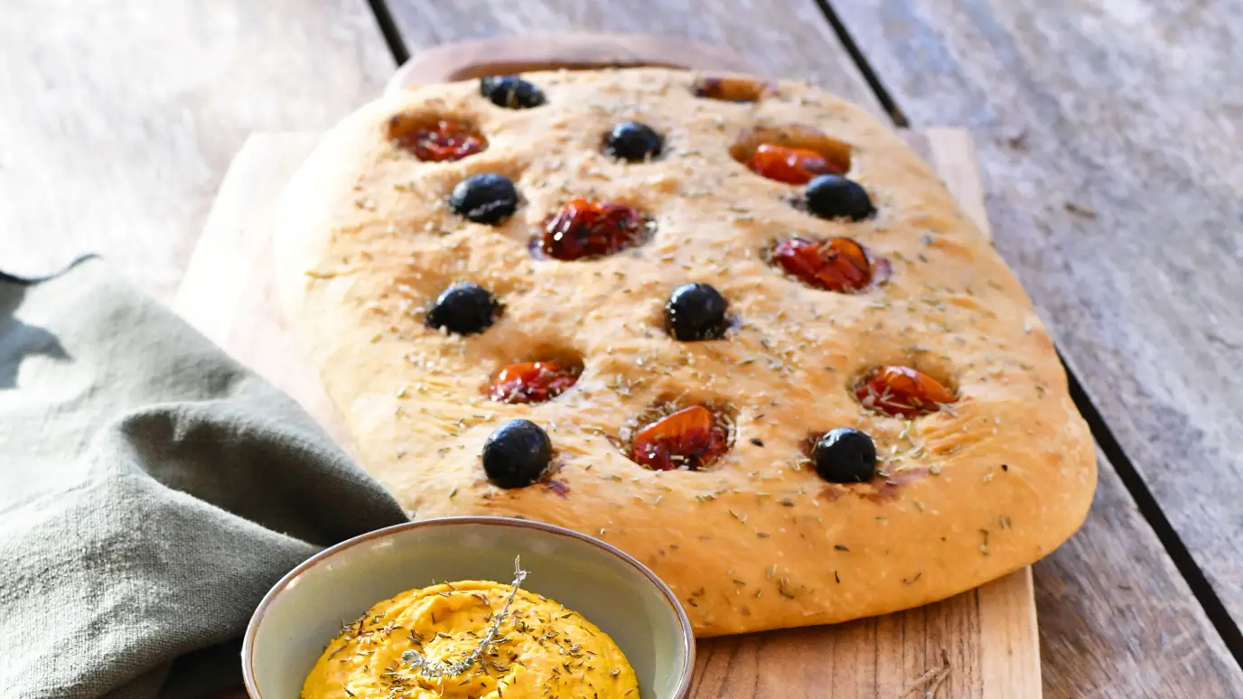 Houmous de carottes rôties et focaccia aux Herbes de Provence